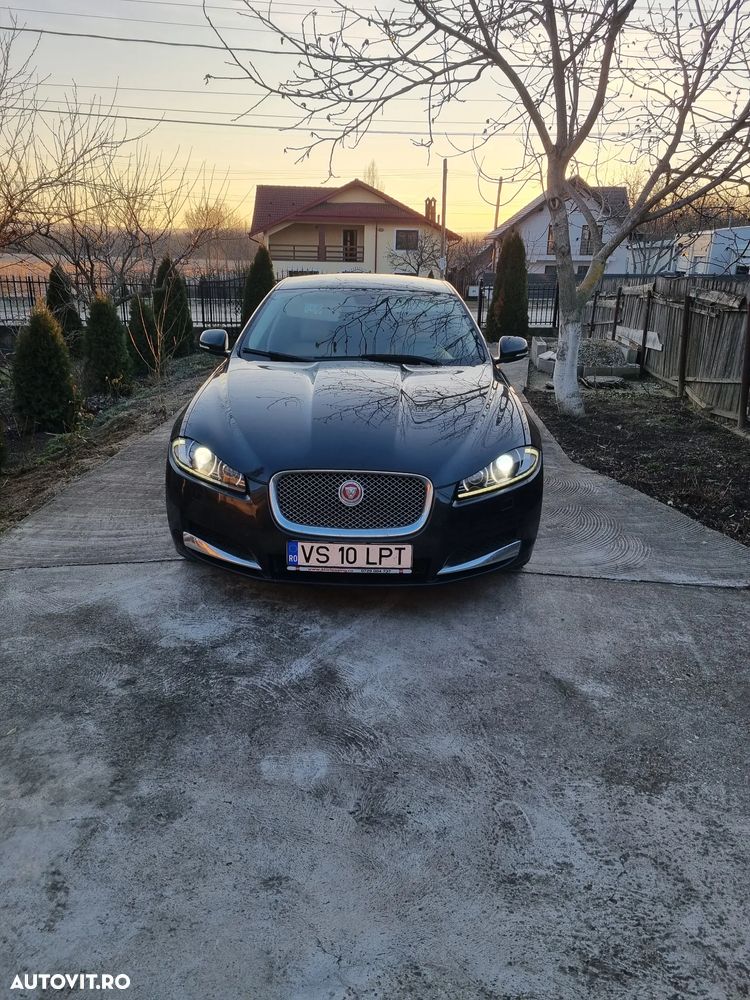 Jaguar XF 2.2D Premium Luxury - 9