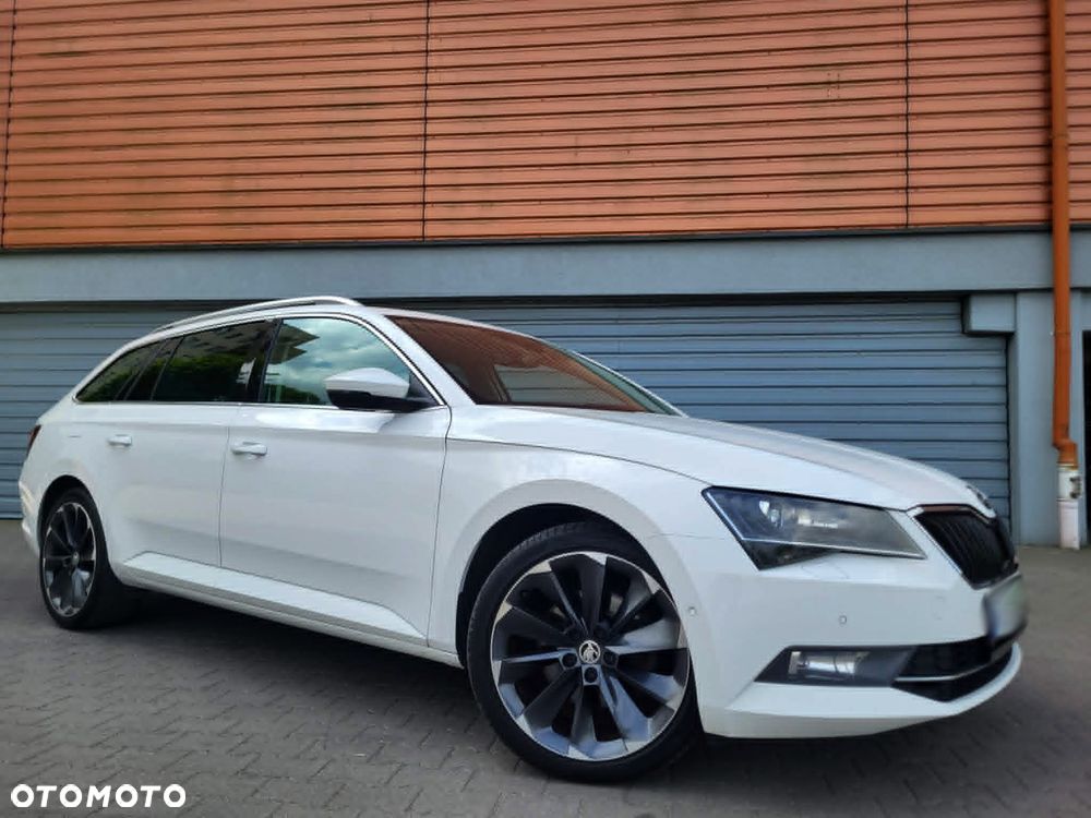 Skoda Superb 2.0 TDI DSG Premium Edition - 1