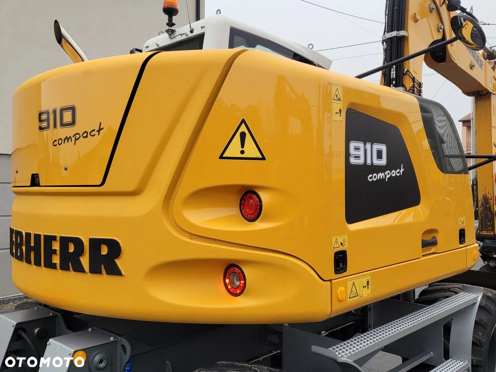 Liebherr A910 compact / 9200h / SUPER STAN / - 15