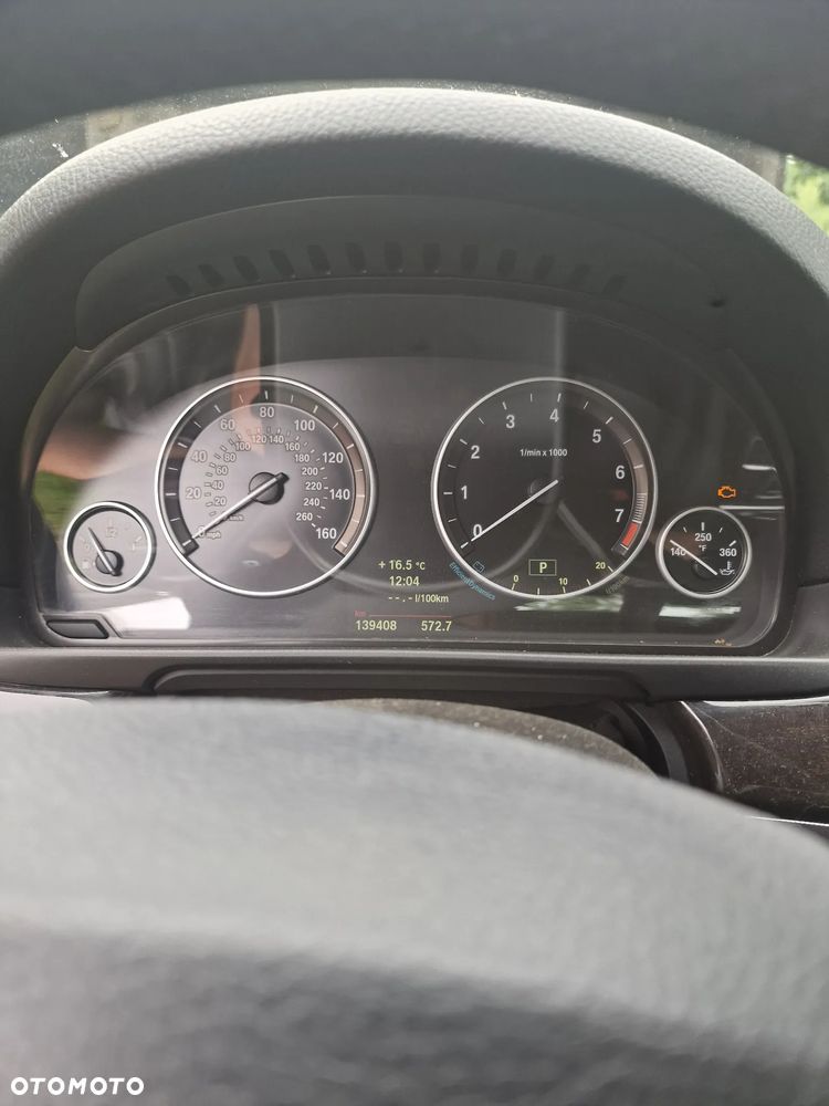 BMW Seria 5 528i - 2