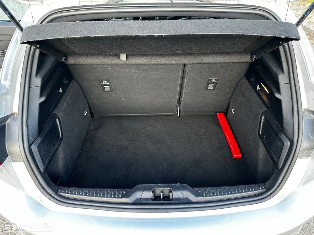 Ford Focus 1.0 EcoBoost MHEV ST-Line - 11