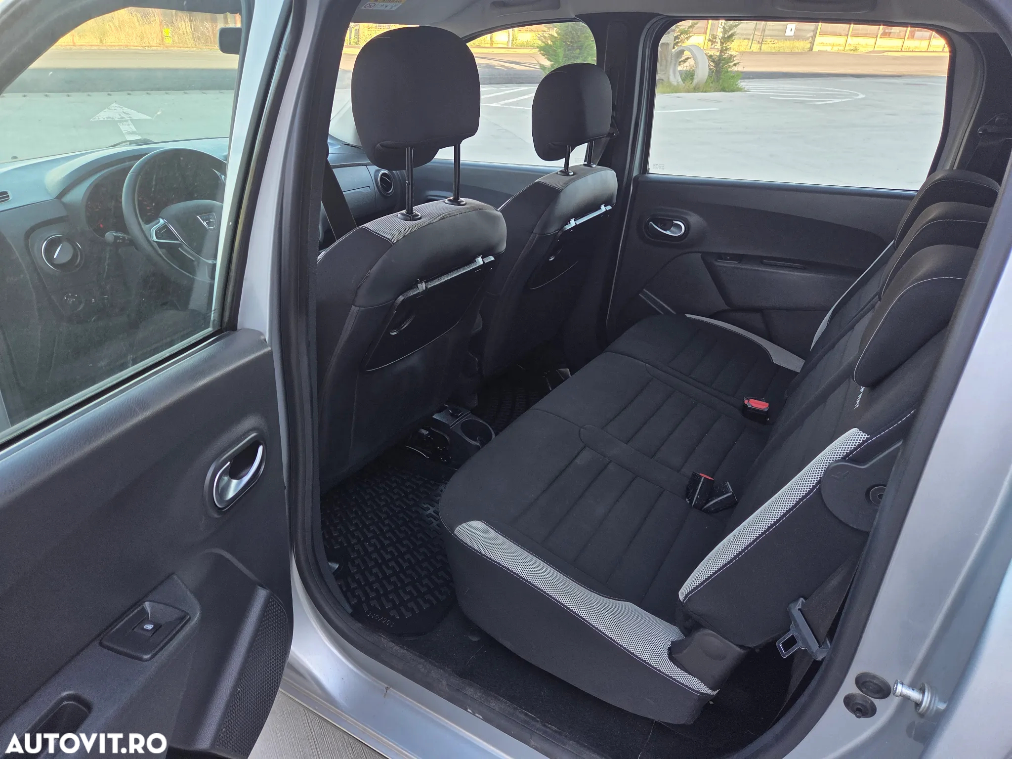 Dacia Lodgy TCe 130 GPF (7-Sitzer) Stepway - 7