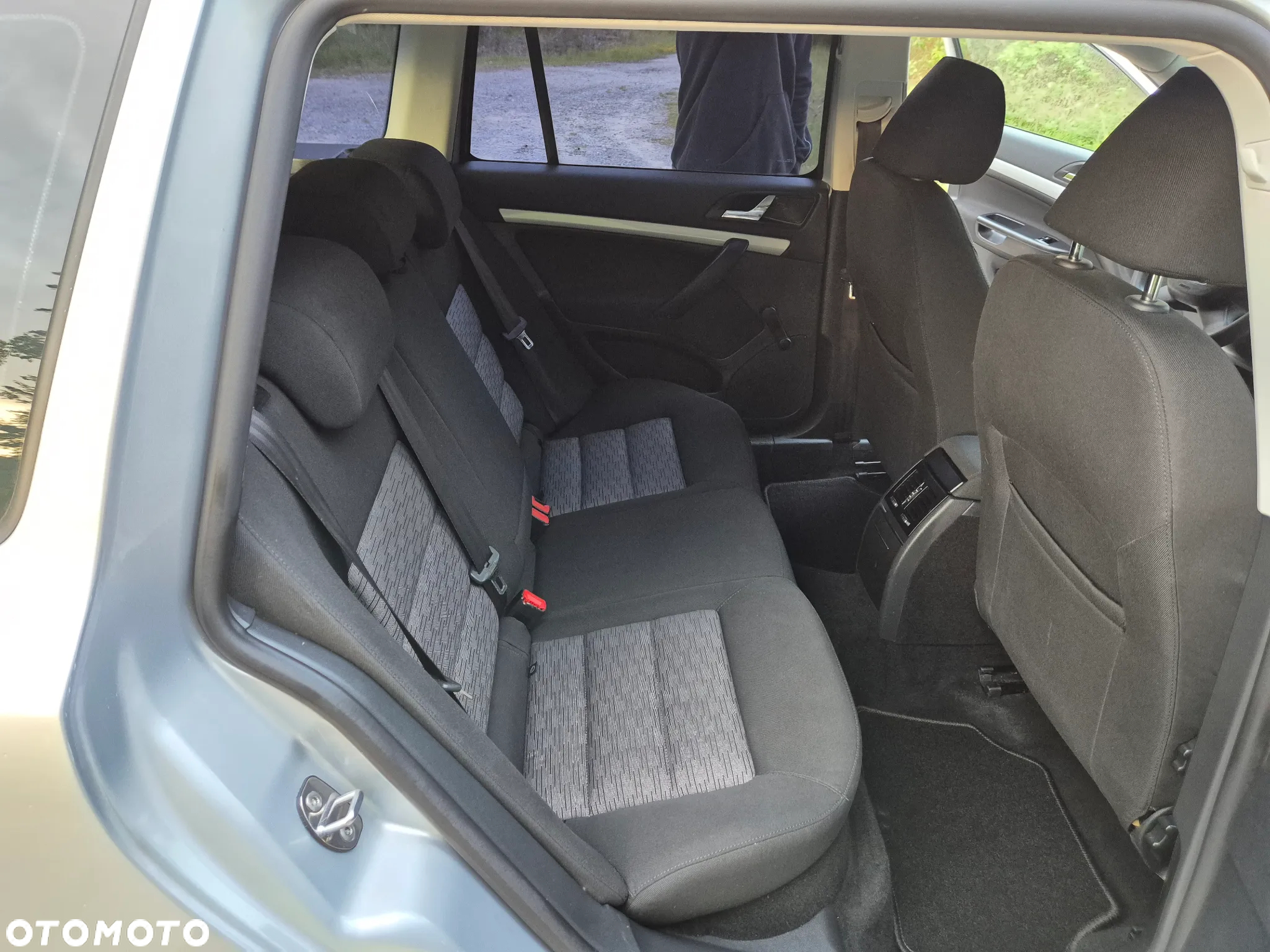 Skoda Octavia Combi 1.6 Automatik IMPULS EDITION - 24
