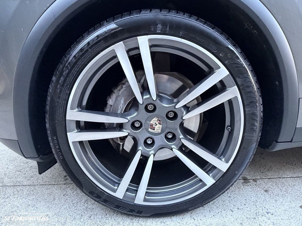Porsche Cayenne Diesel Platinum Edition - 11