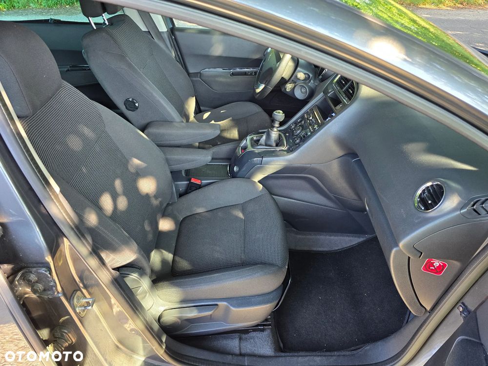 Peugeot 5008 1.6 HDi Style 7os - 30