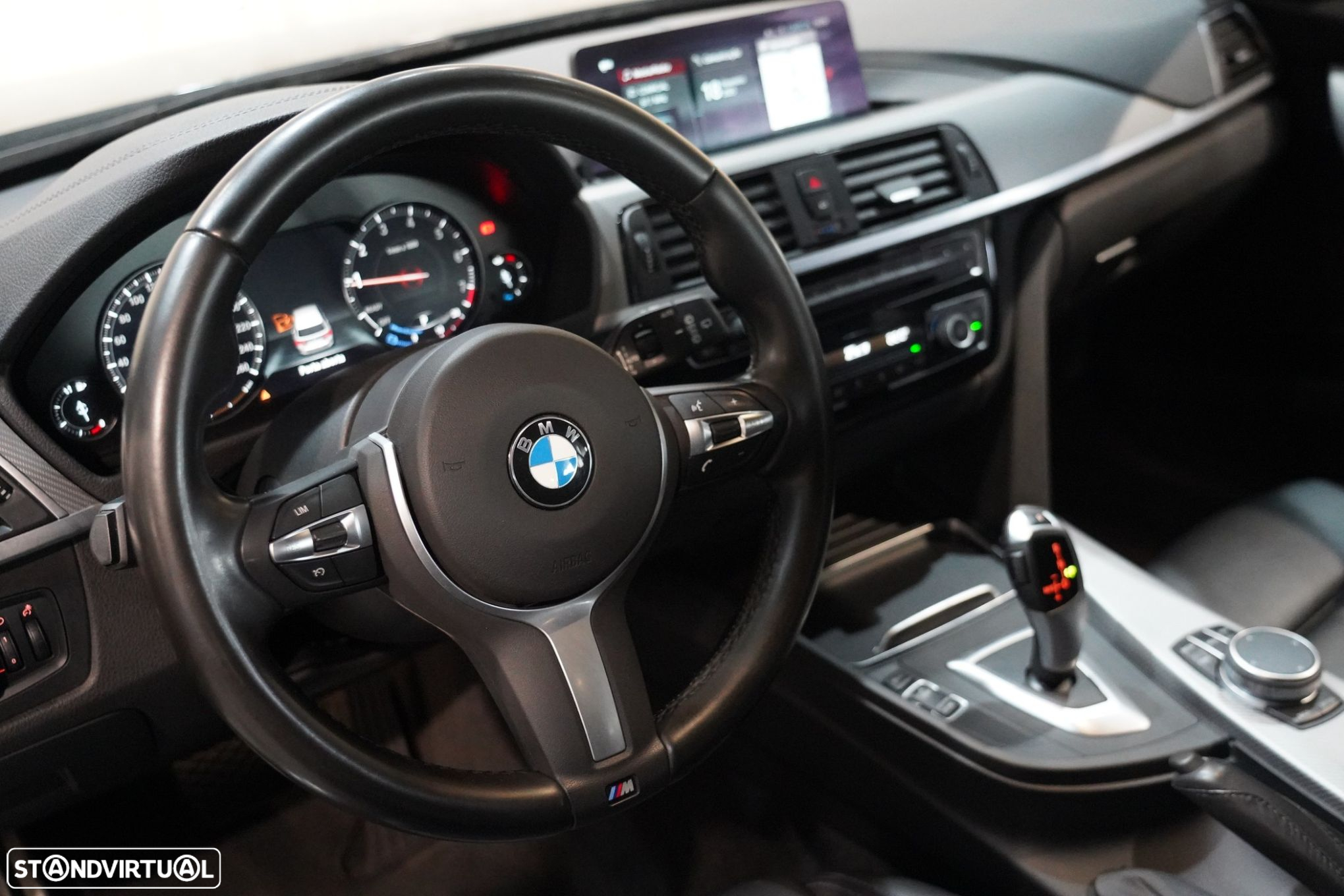 BMW 318 i Touring Pack M Auto - 8
