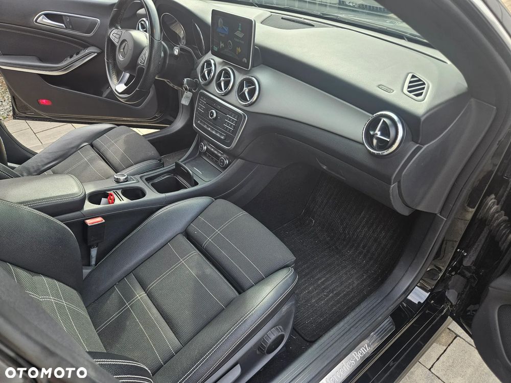 Mercedes-Benz CLA - 4