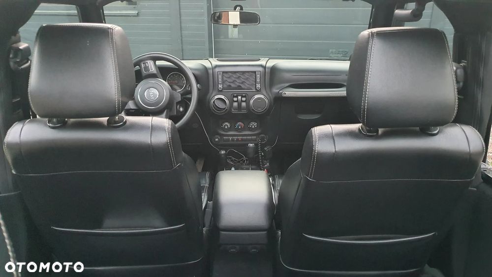 Jeep Wrangler 3.8 Sport - 14