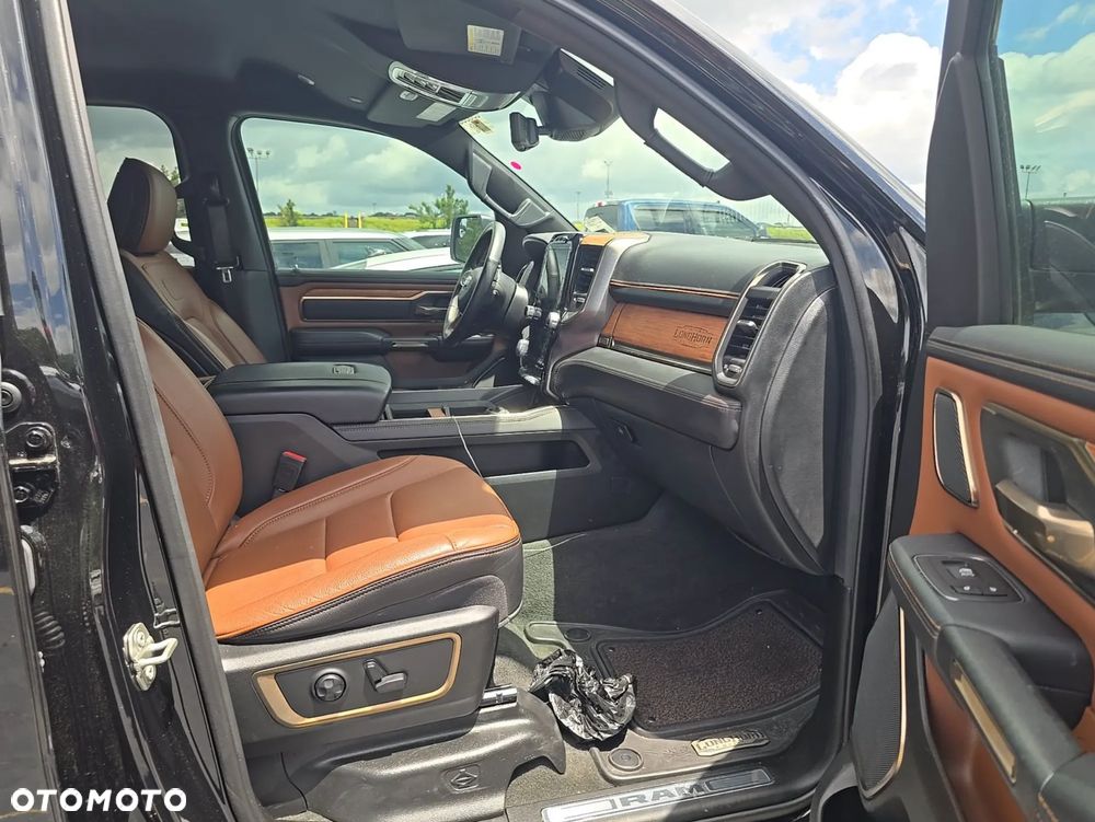 RAM 1500 - 8