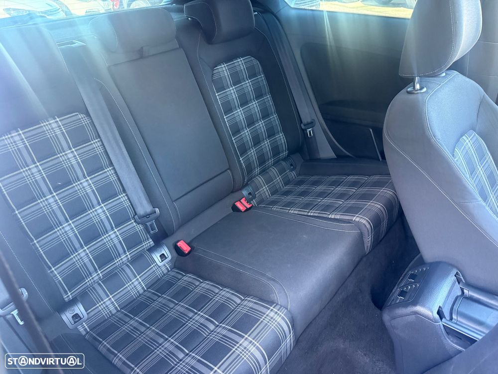 VW Golf 2.0 TDi GTD DSG - 9