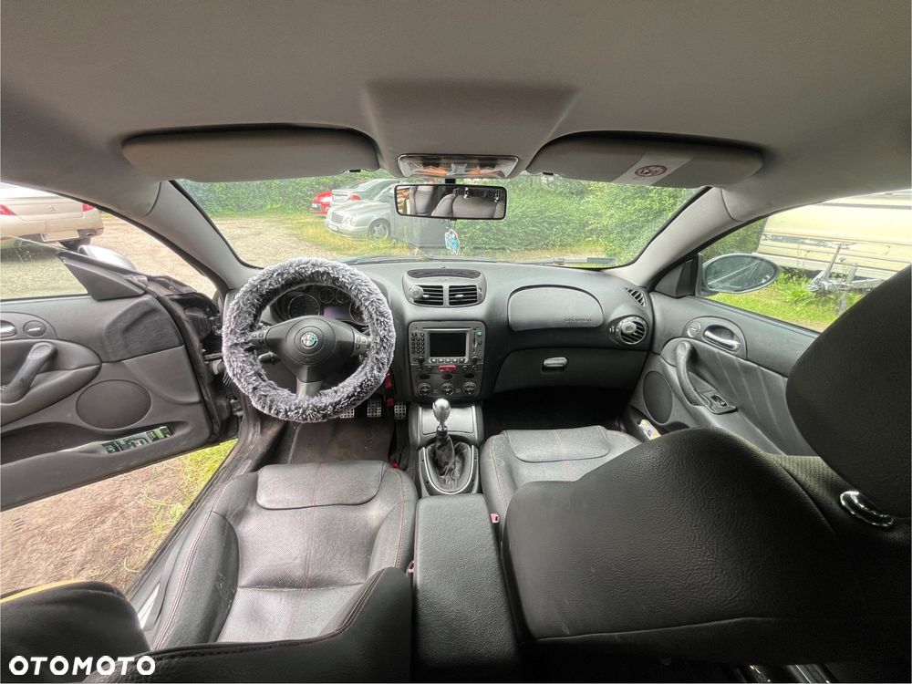 Alfa Romeo GT 1.9JTD 16V Black Line - 4