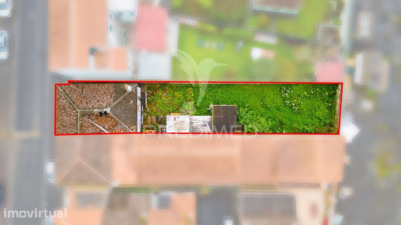 Moradia T2 para Recuperação com Projeto Aprovado – Praia da Vitória - Grande imagem: 2/34