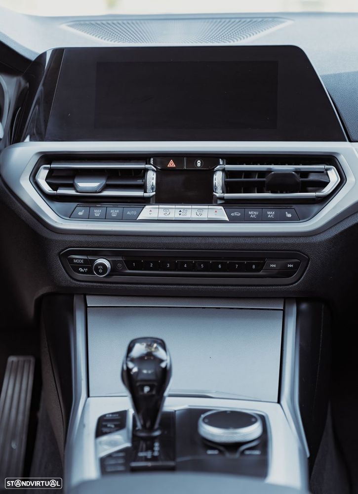 BMW 318 d Line Sport Auto - 33
