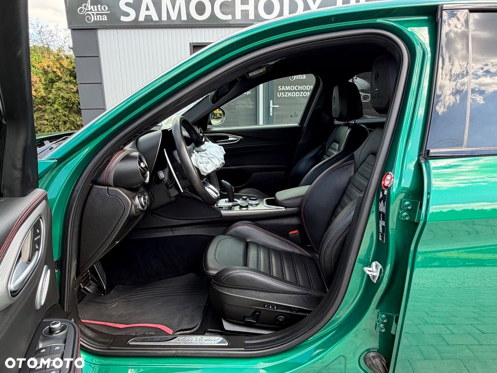Alfa Romeo Giulia 2.0 Turbo Tributo Italiano Q4 - 17