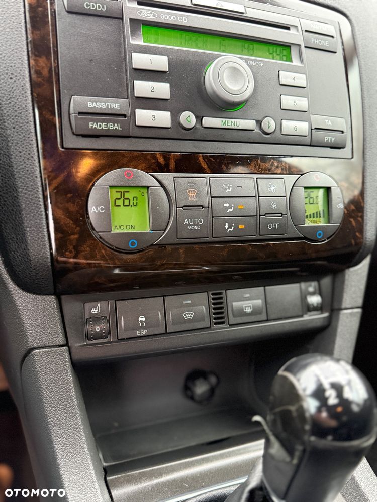 Ford Focus 1.6 Ti-VCT Ghia - 11