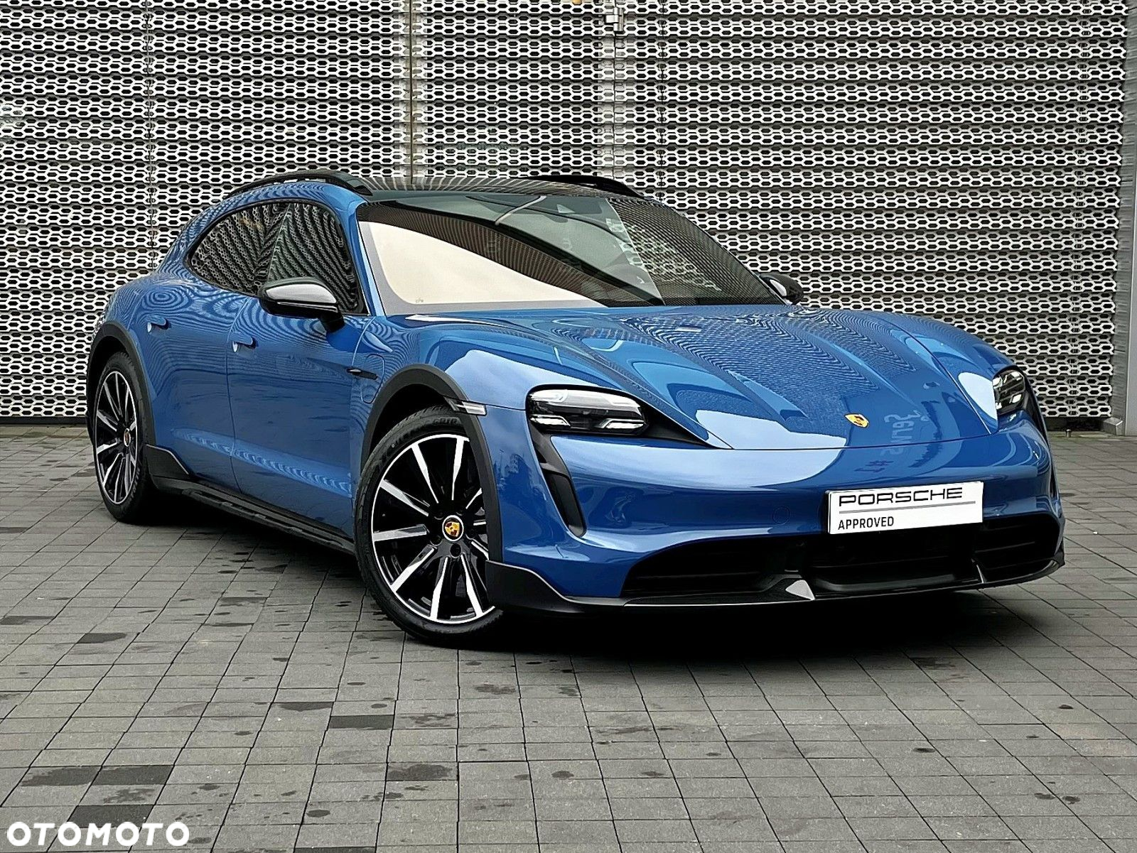Porsche Taycan Turbo S - 7