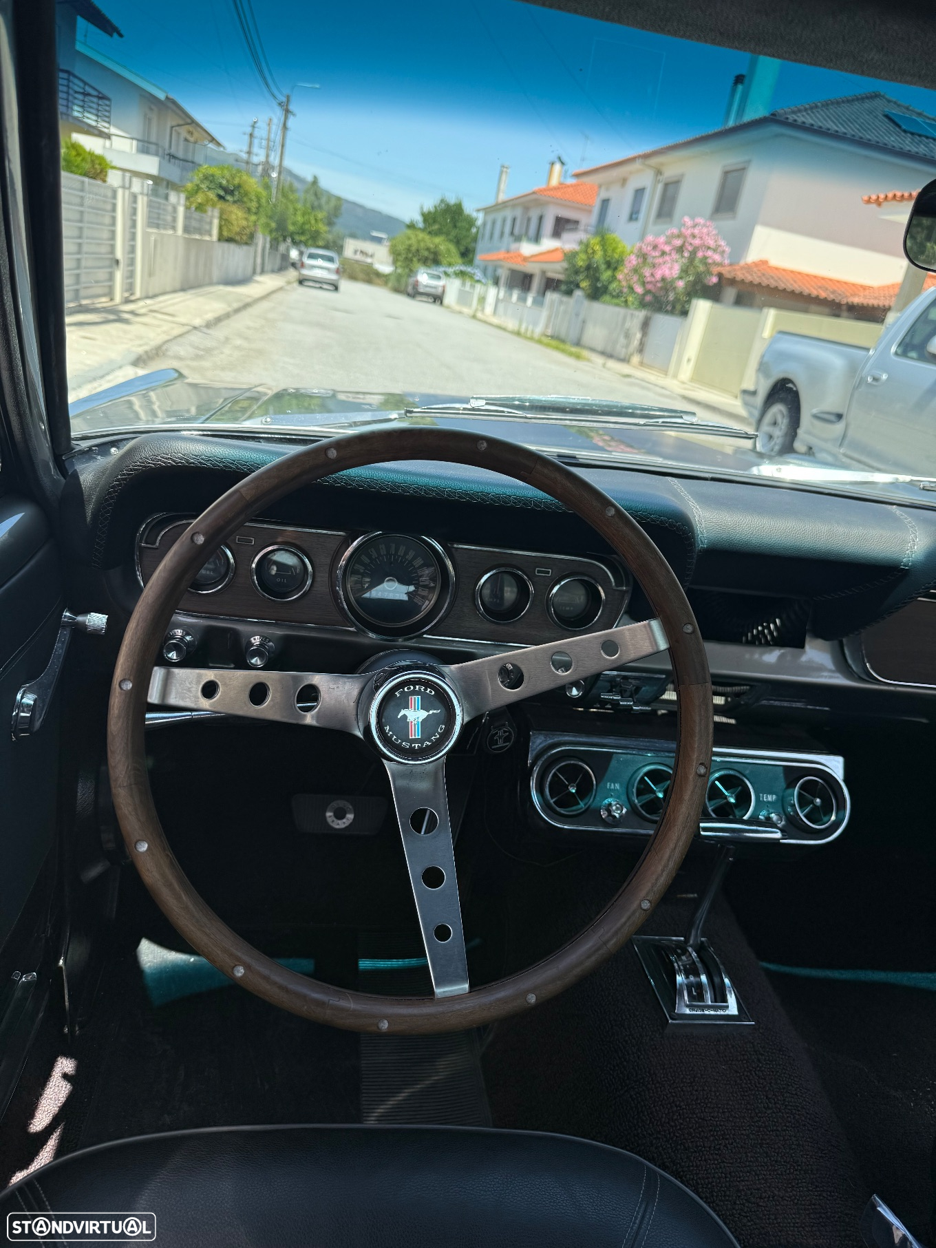 Ford Mustang - 7