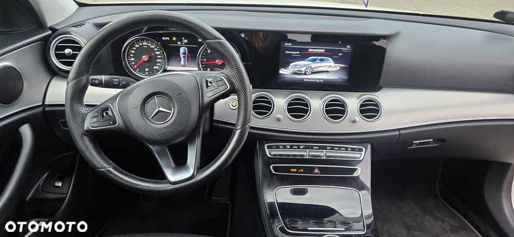 Mercedes-Benz Klasa E 220 d Business Edition 9G-TRONIC - 25