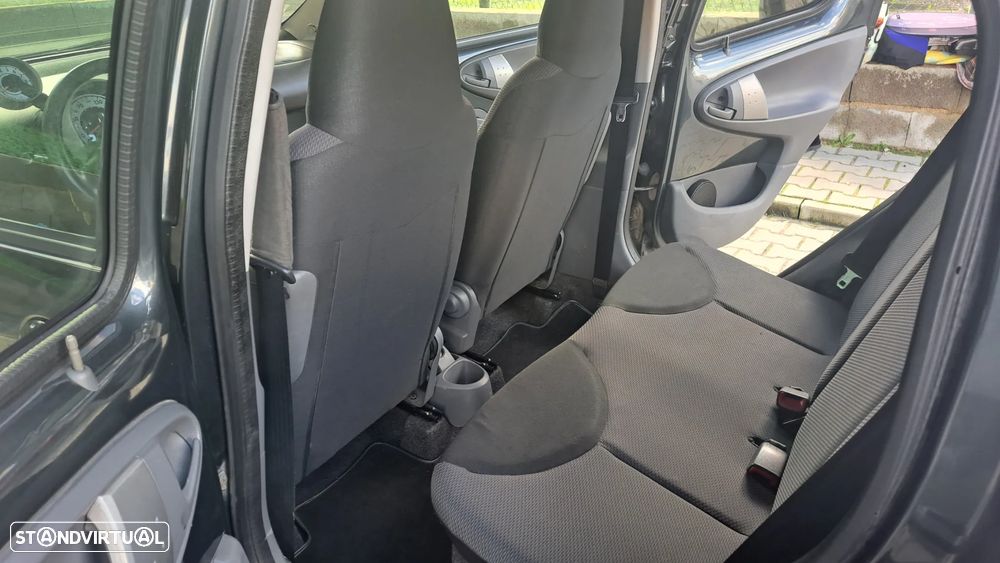 Toyota Aygo 1.0 + AC - 12