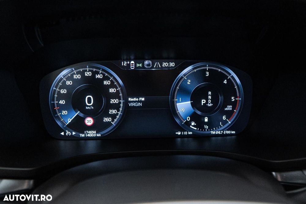 Volvo V60 B4 MHEV AT8 FWD Momentum - 19