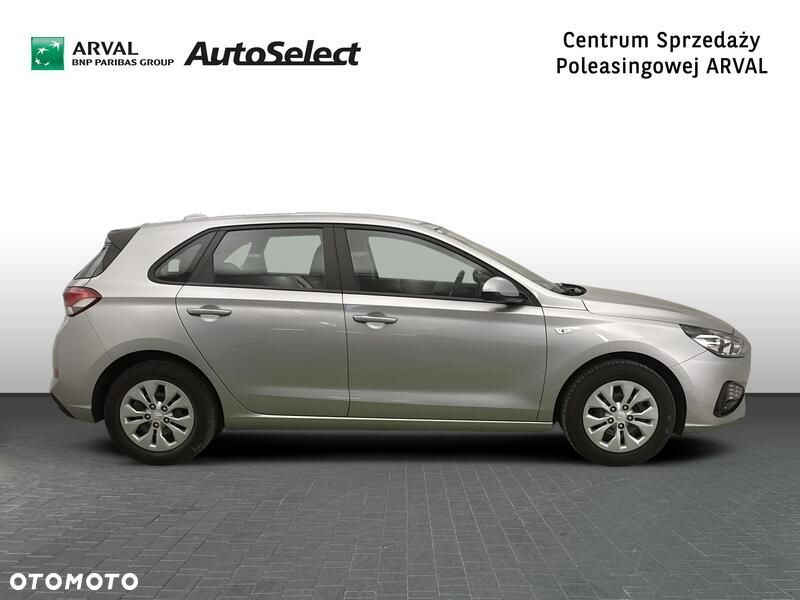 Hyundai i30 1.5 DPI Classic + - 9