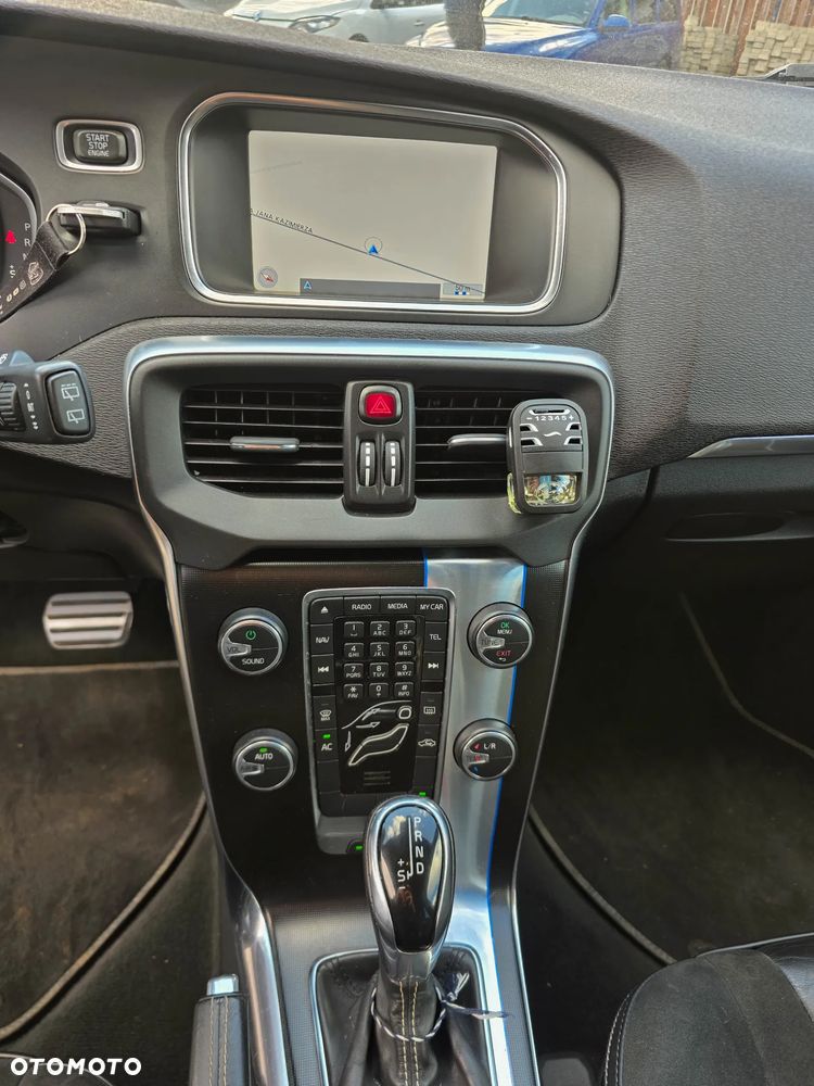 Volvo V40 D3 Geartronic R Design - 14