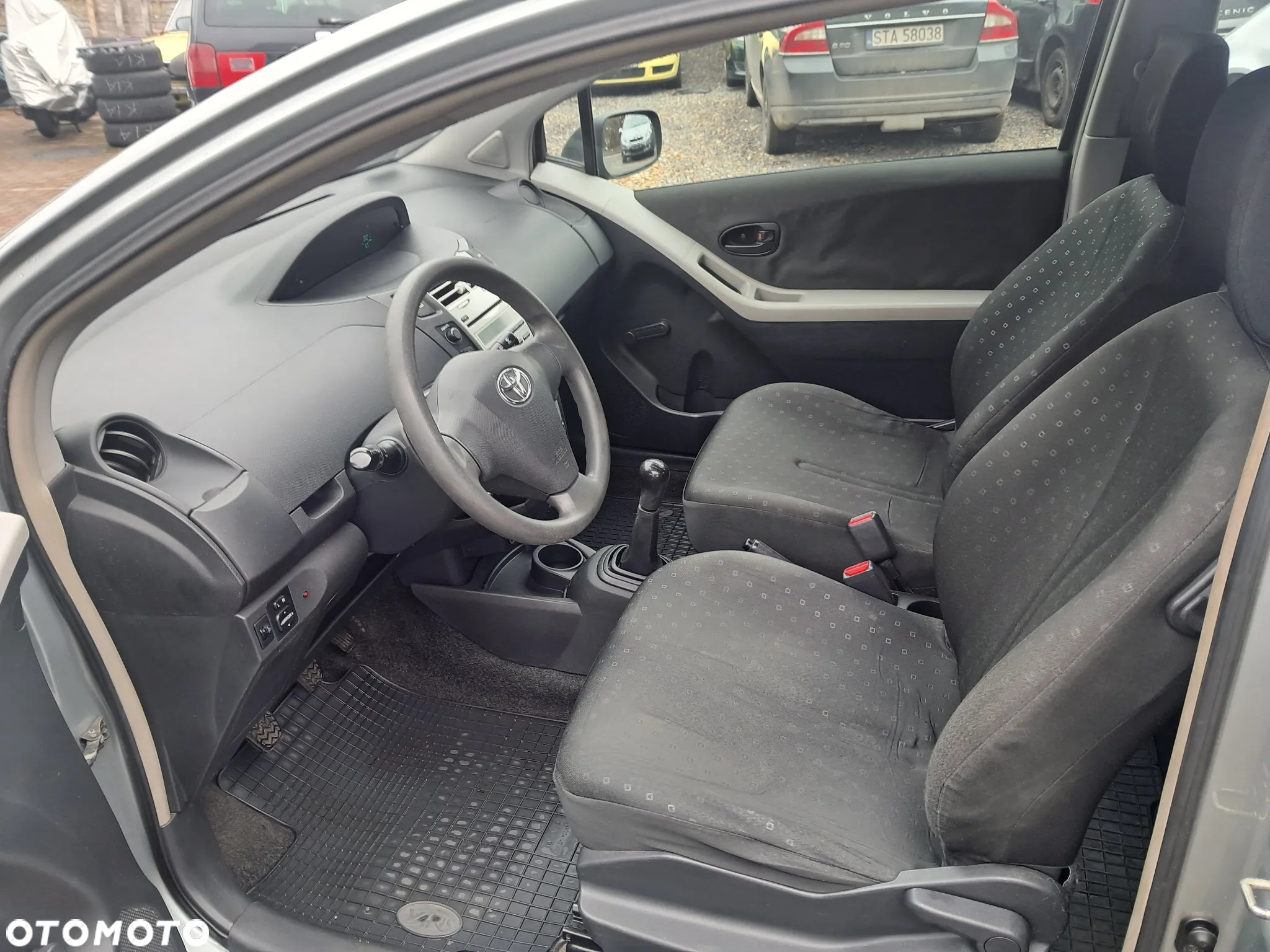 Toyota Yaris 1.0 Luna - 14