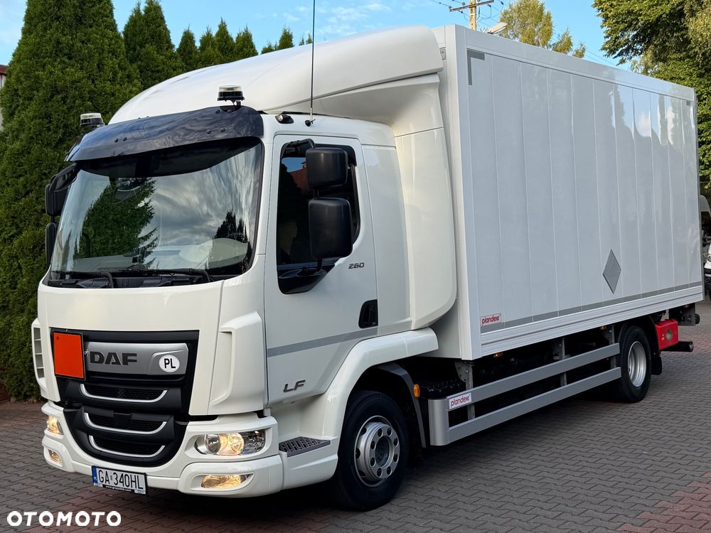 DAF DAF LF 12.260 AUTOMAT / PEŁNY ADR / LODÓWKA /SALON POLSKA / WINDA 1.5 TONY / PRZEBIEG 138.000 TYŚ KM / JEDYNY W POLSCE / FABRYCZNIE NOWY / UNIKAT / ŁÓŻKO / WOZIŁ AMUNICJE / KONTENER CAŁY WYBITY / PACHNIE NOWOŚCIĄ - 4