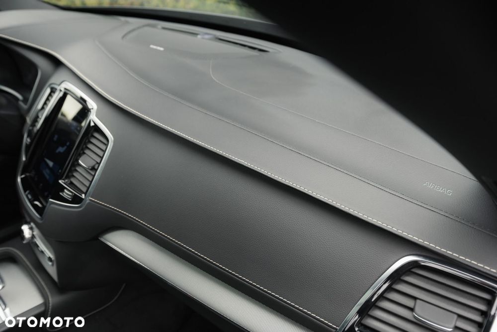 Volvo XC 90 B5 D AWD R-Design - 32