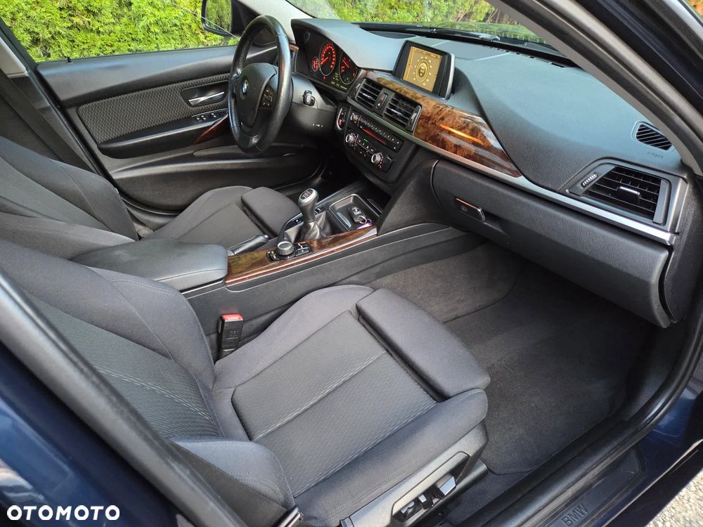 BMW Seria 3 318d Sport Line - 7
