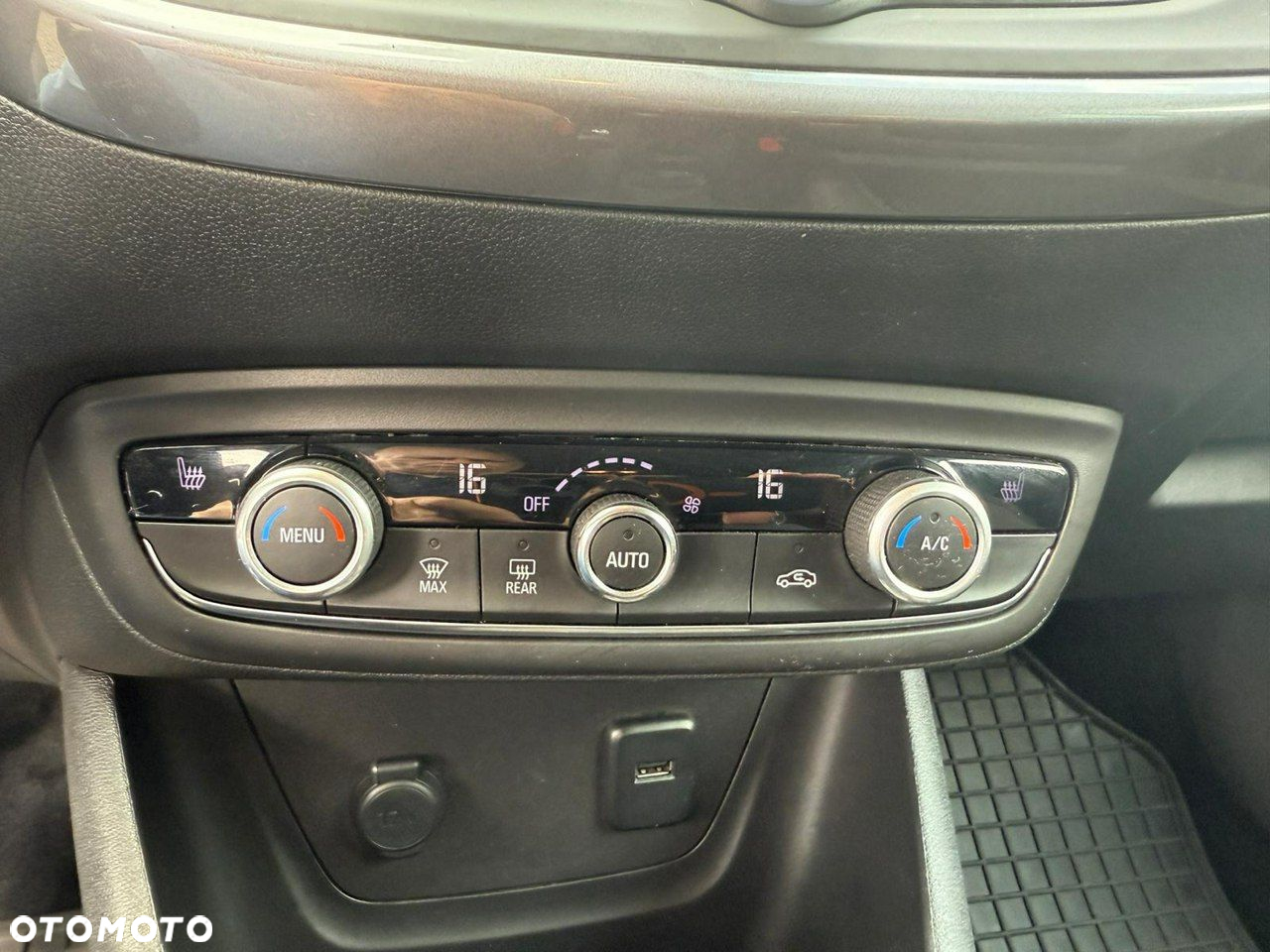 Opel Crossland X - 22