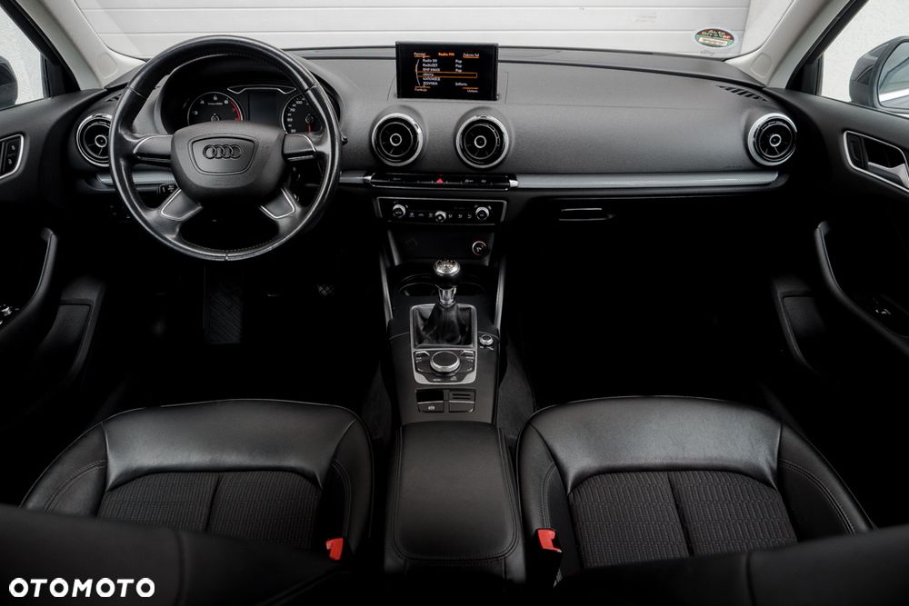 Audi A3 Sportback 1.4 TFSI Ambiente - 33