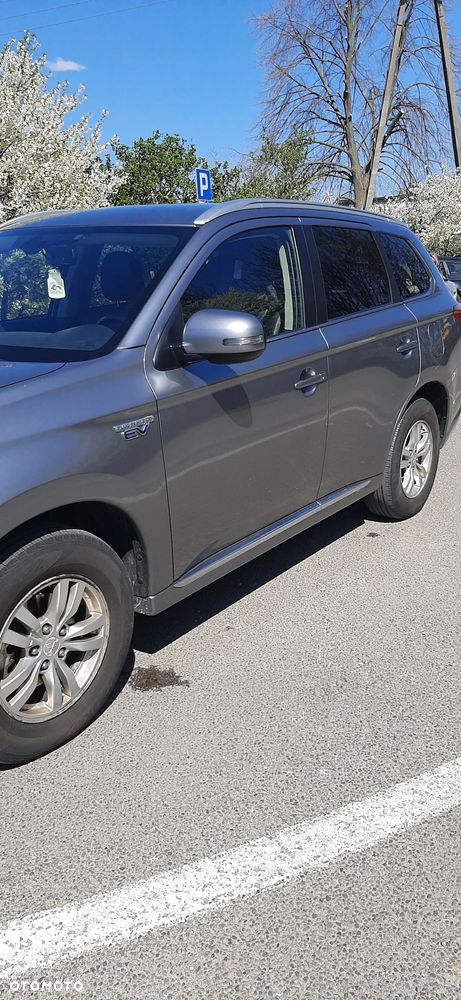 Mitsubishi Outlander 2.0 4WD Plus - 2