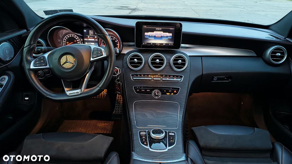 Mercedes-Benz Klasa C AMG 43 4Matic 9G-TRONIC - 29