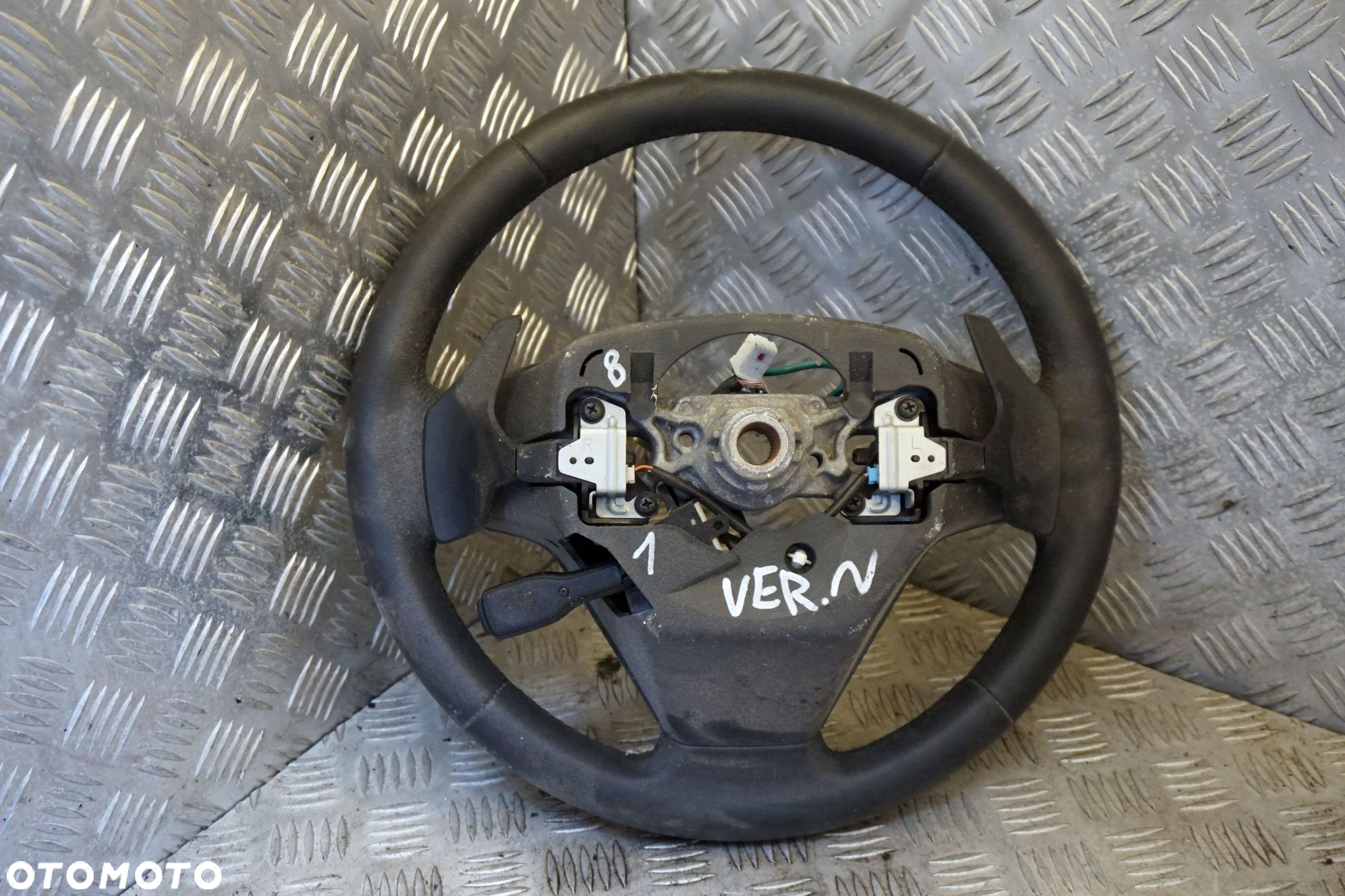 KIEROWNICA SKÓRZANA SKÓRA COROLLA VERSO II E12 ŁOPATKI TOYOTA 2004-2009 - 3