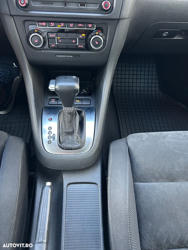 Volkswagen Golf - 25