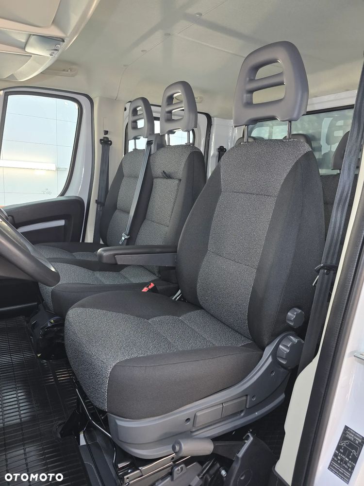 Fiat DUCATO 19Tyś km DOKA MAXI 7-OSOBOWY + 855Kg Ładownośc NAJLEPSZY SINIK 2,3 IVECO 140KM SALON PL STAN JAK NOWY NOWY NOWY 19Tyś km SERWIS ASO FIAT DO OSTATNIEGO Km KOŁA16 Cali KLIMA ELEKTRYKA WZMOCNIONE ZAWIESZENIE - 30