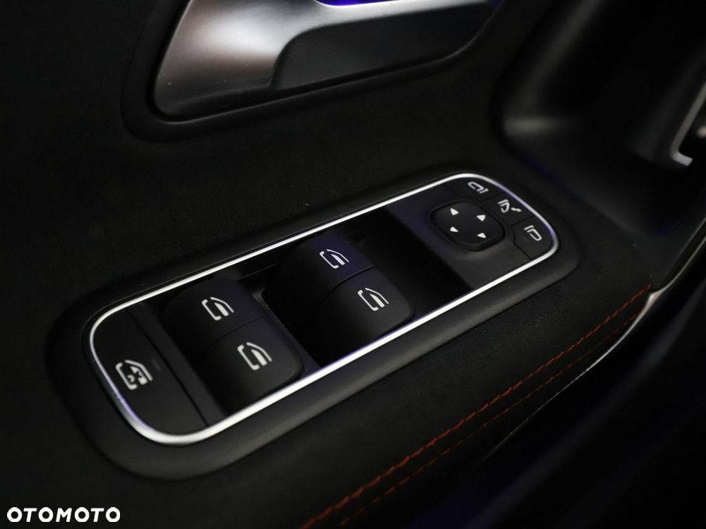 Mercedes-Benz CLA 250 e 8G-DCT AMG Line - 40