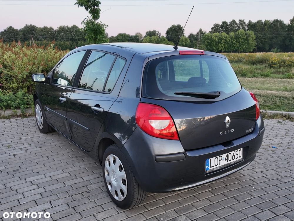 Renault Clio 1.6 16V Expression - 4