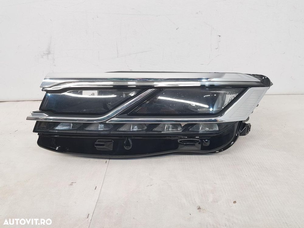 Far stanga full led VW Touareg dupa 2018 - 1