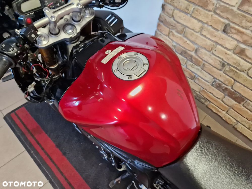 Yamaha FZ - 16