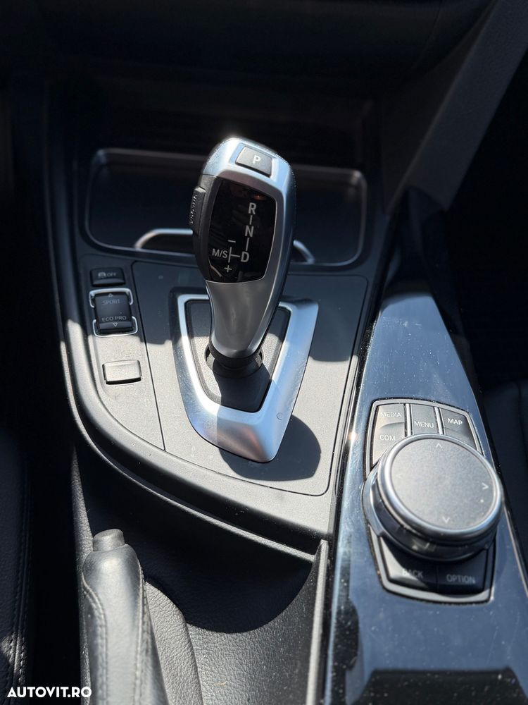 BMW Seria 3 320d xDrive AT Luxury Line - 9