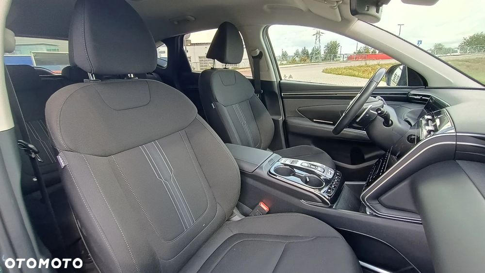 Hyundai Tucson 1.6 T-GDi HEV Executive 2WD - 37