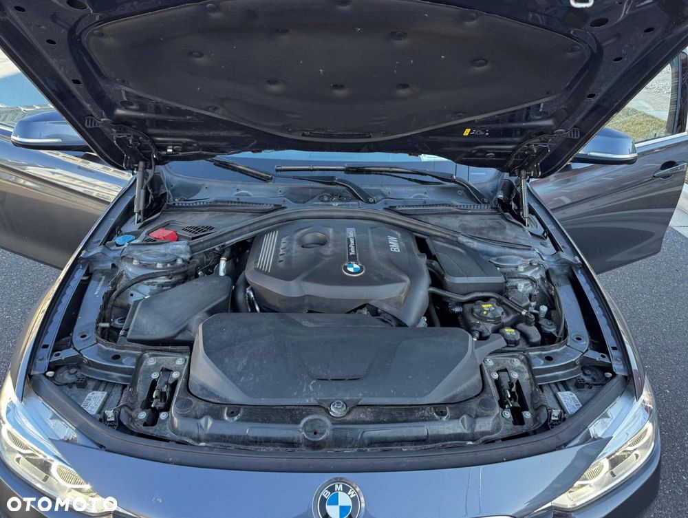 BMW Seria 3 330i xDrive Edition Luxury Line Purity - 31