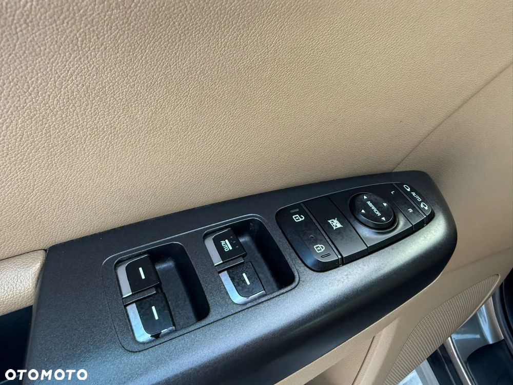 Kia Sportage 1.7 CRDI Business Line L 2WD - 25