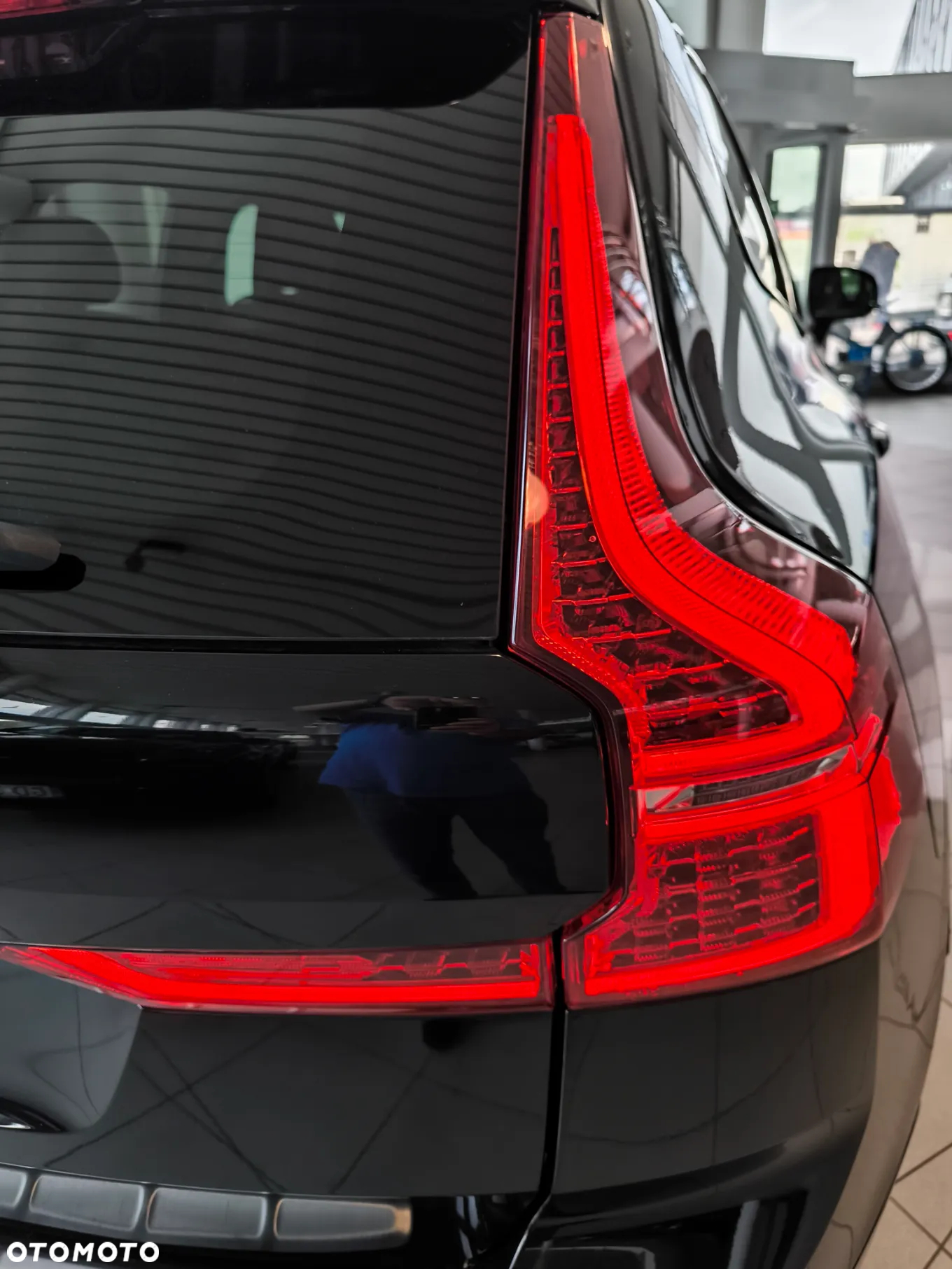 Volvo XC 60 D5 AWD R-Design - 33