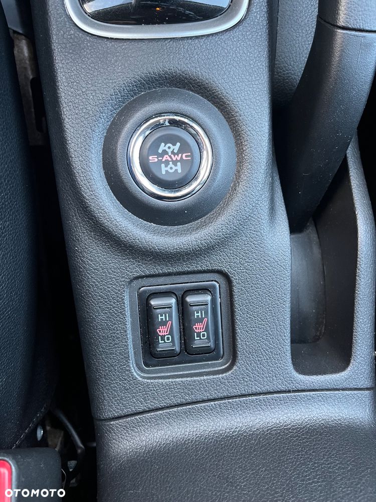 Mitsubishi Outlander - 40