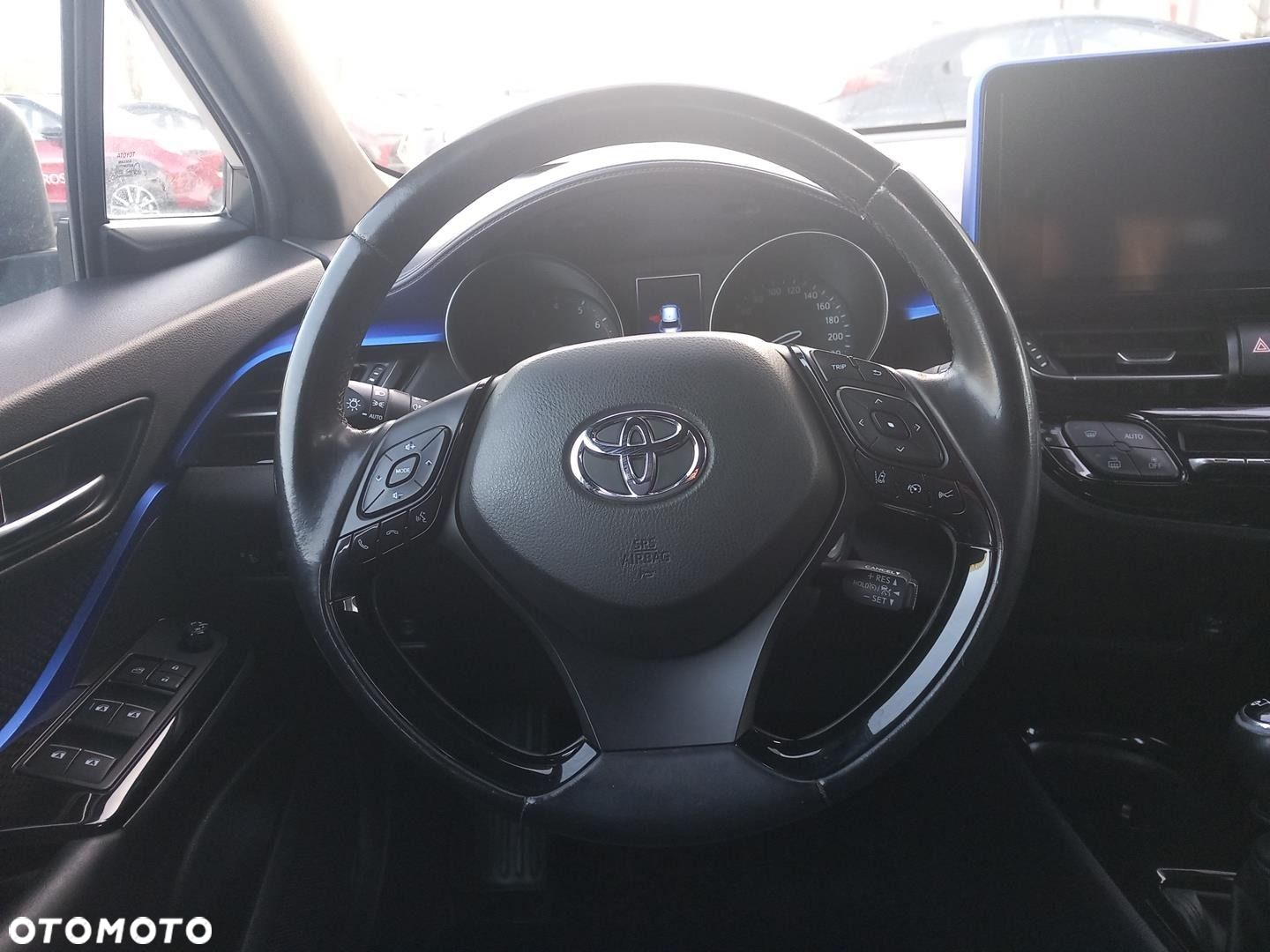 Toyota C-HR - 16