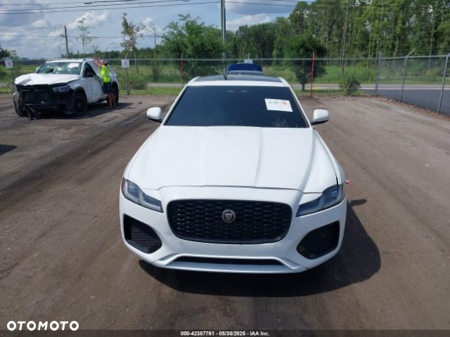 Jaguar XF - 12