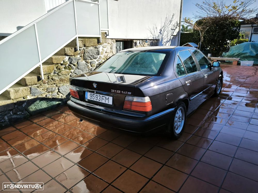 BMW 318 - 4